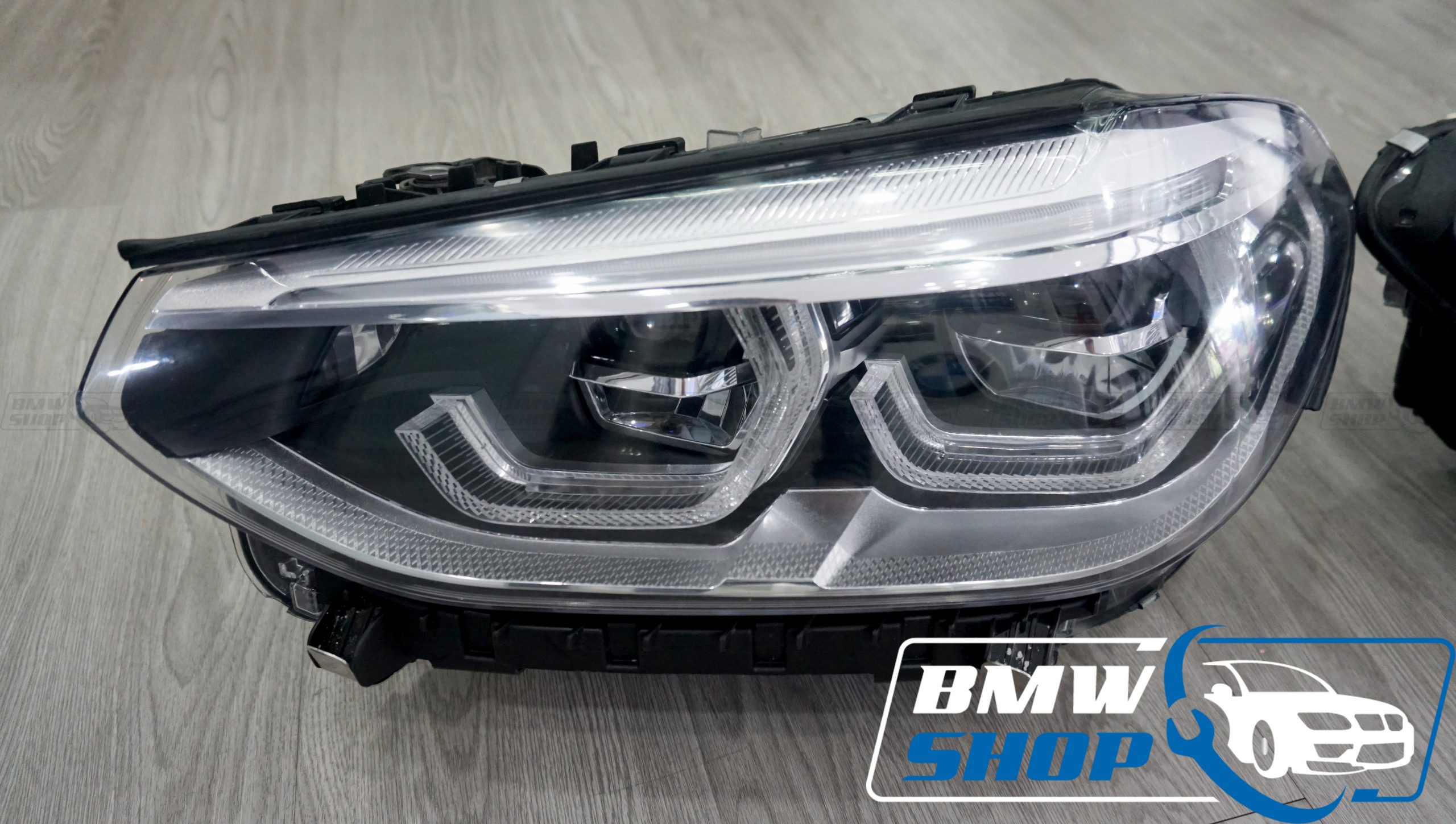 Đèn pha Adaptive LED BMW X3 G01